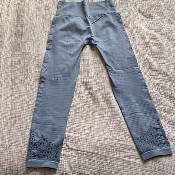 Gymshark leggings size Med - Picture 3 of 5